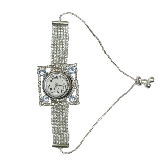 Stylish Analog Watch for Women – Elegant Round Dial with Metal Strap
